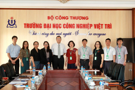 Hợp tác với Đài Loan